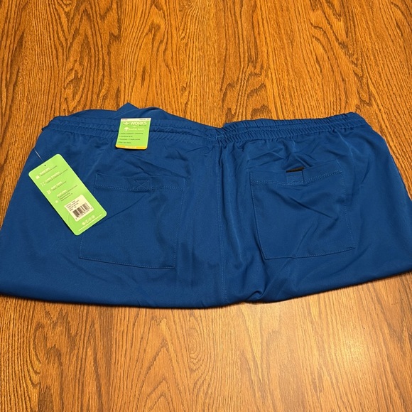 Helping Hands Scrub Set - Picture 8 of 10